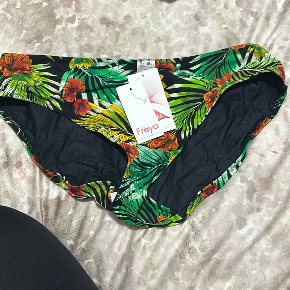 Nwt freya swim bottom